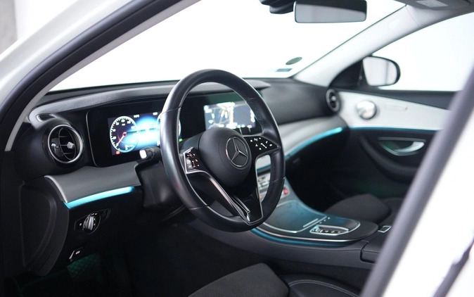 Mercedes-Benz Klasa E cena 179900 przebieg: 61000, rok produkcji 2021 z Wieleń małe 232